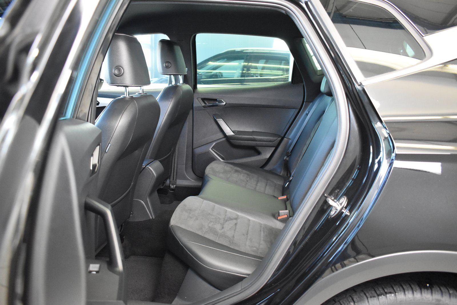 Seat Arona 1.0TSI Xcellence - Samsaru's Car Outlet
