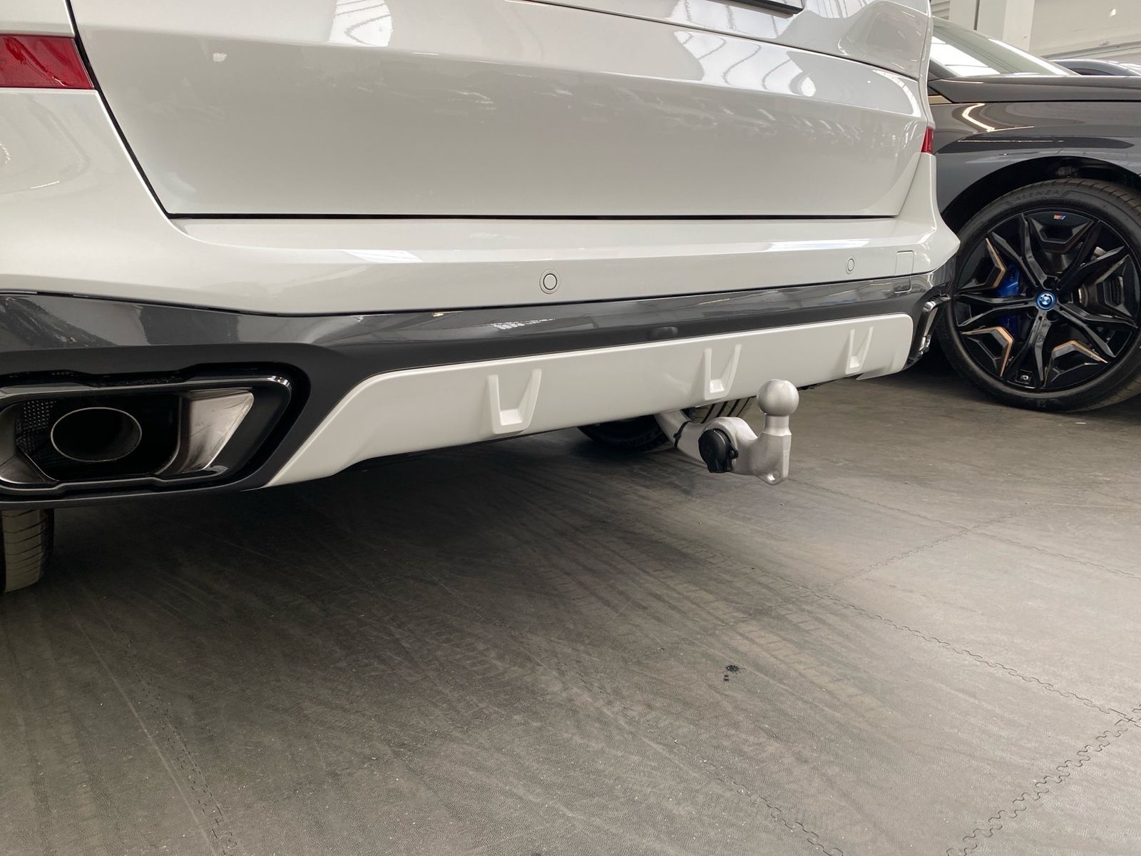 BMW X5 xDrive40d M-Sport B&W KeyLess Pano AHK STH Ai