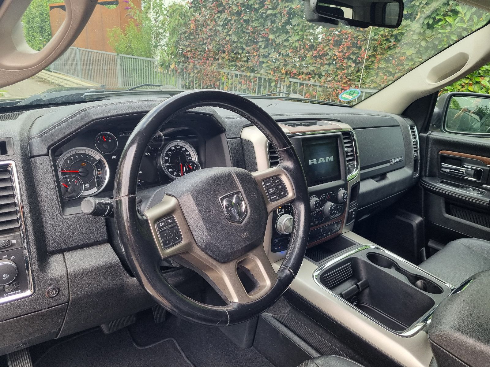 Dodge RAM 1500 5,7V8 Laramie 4x4 CrewCab *1.Hd/GAS/TOP