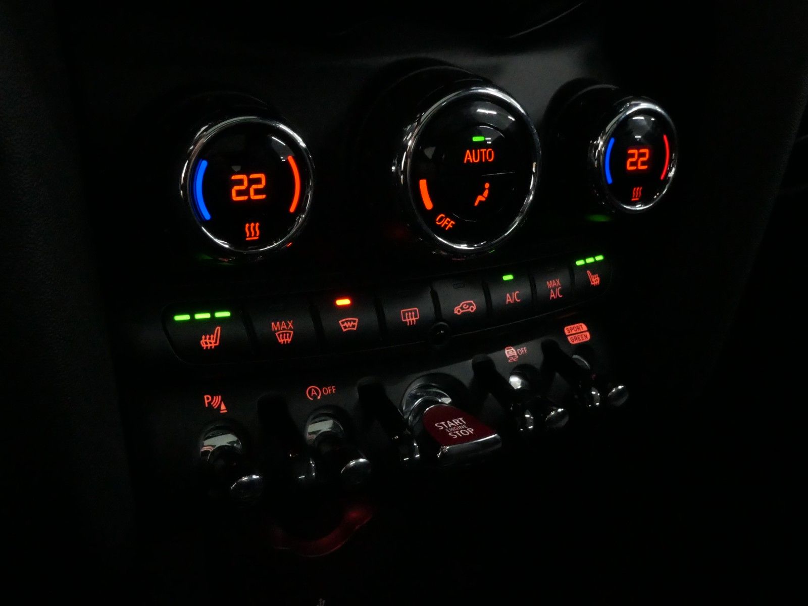 MINI Mini Cooper Aut. - Samsaru's Car Outlet
