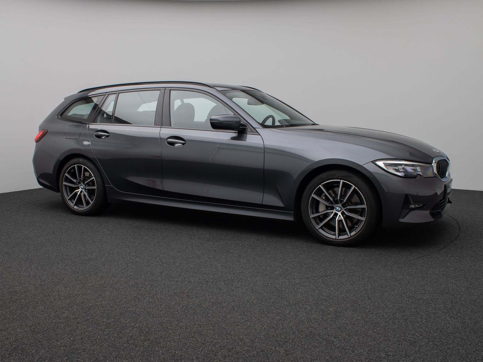 BMW 330i xD SportLine - Samsaru's Car Outlet