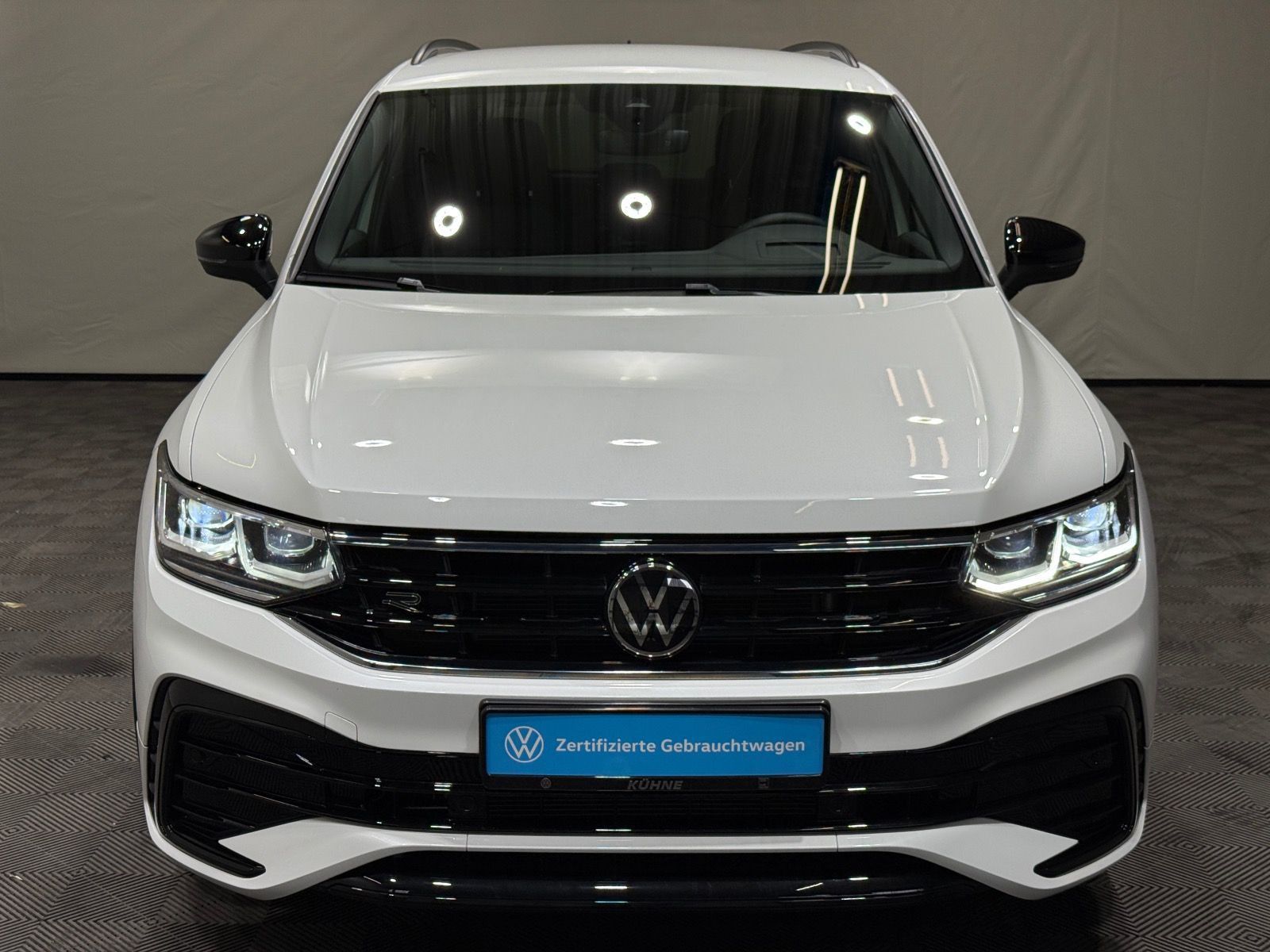 Volkswagen Tiguan R-Line 1.5 TSI DSG - Samsaru's Car Outlet