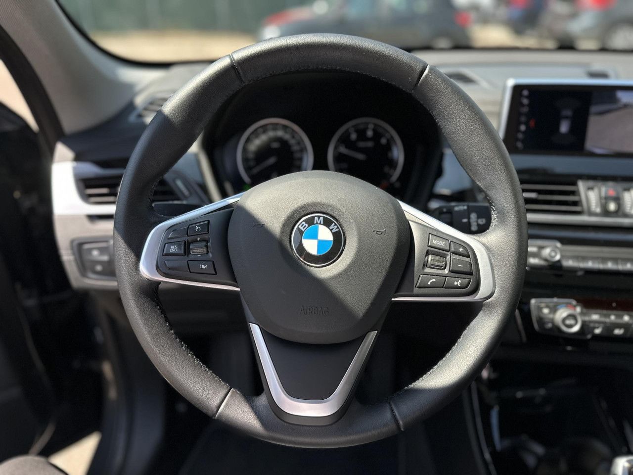 BMW X1 xDrive20d Sport Line - Samsaru's Car Outlet