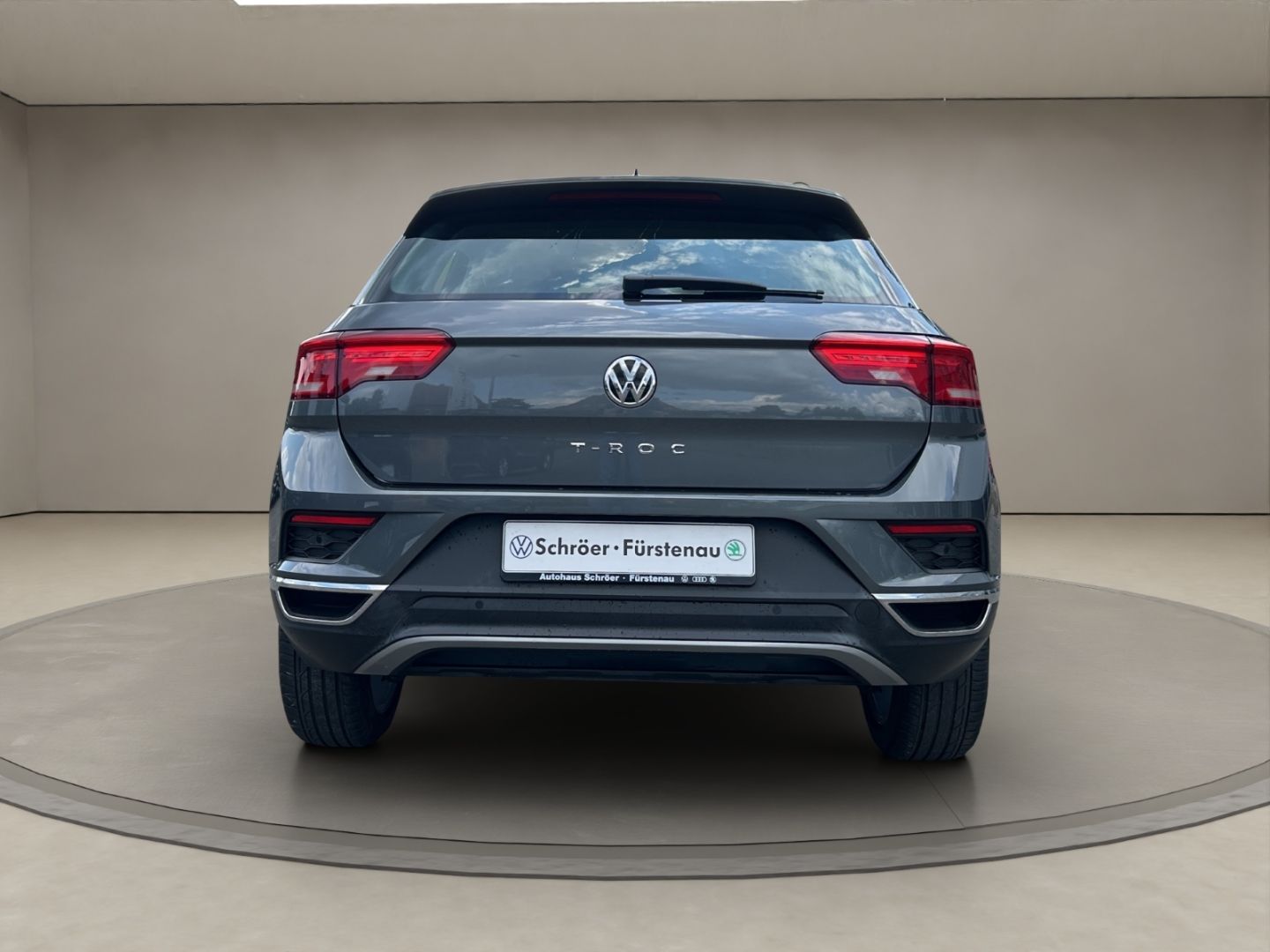 Volkswagen T-Roc Style 1.5 TSI DSG - Samsaru's Car Outlet