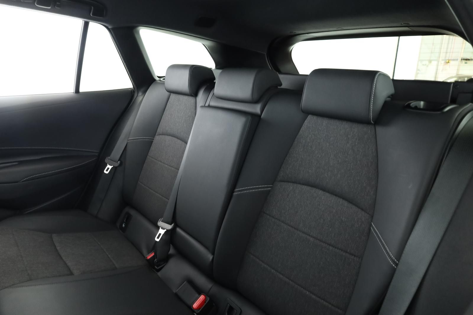 Toyota Corolla Touring Sports 1.8 CVT Team D Navi Kam