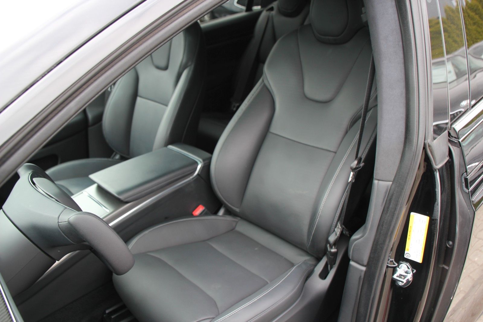 Tesla Model X Plaid 1020PS Yoke AHK Garantie
