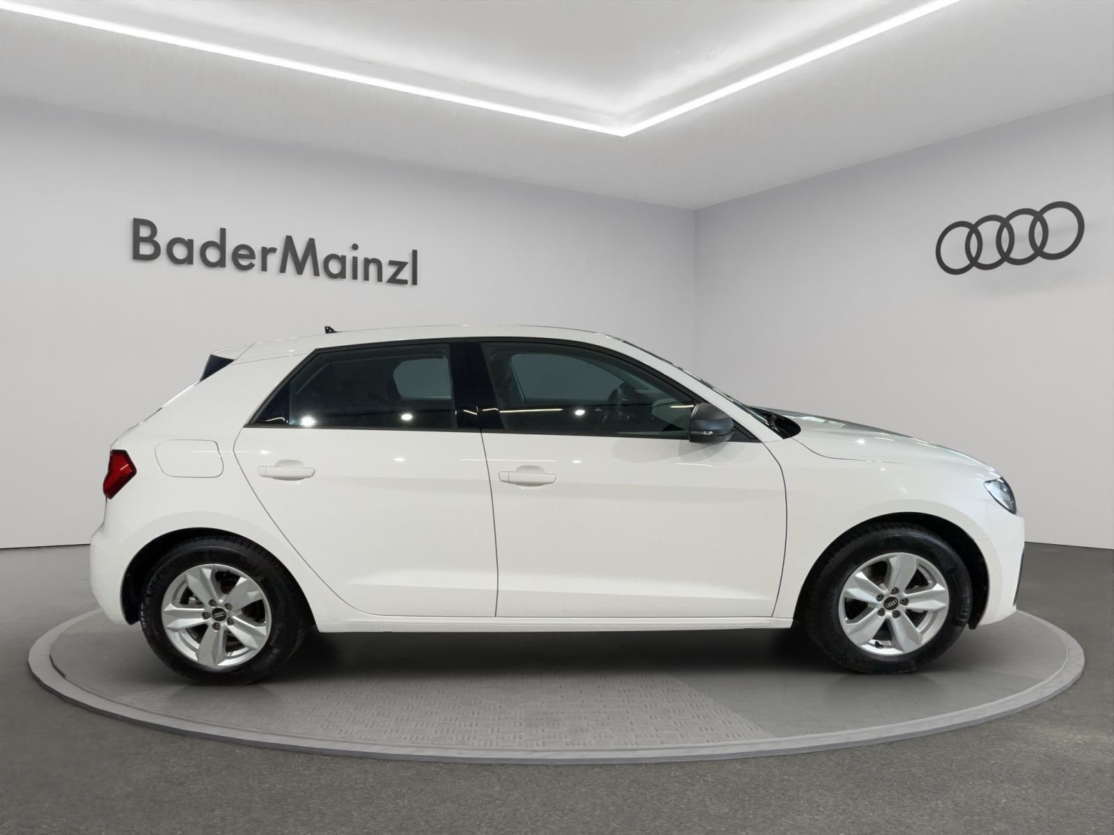 Audi A1 Sportback 30 TFSI S tronic - Samsaru's Car Outlet