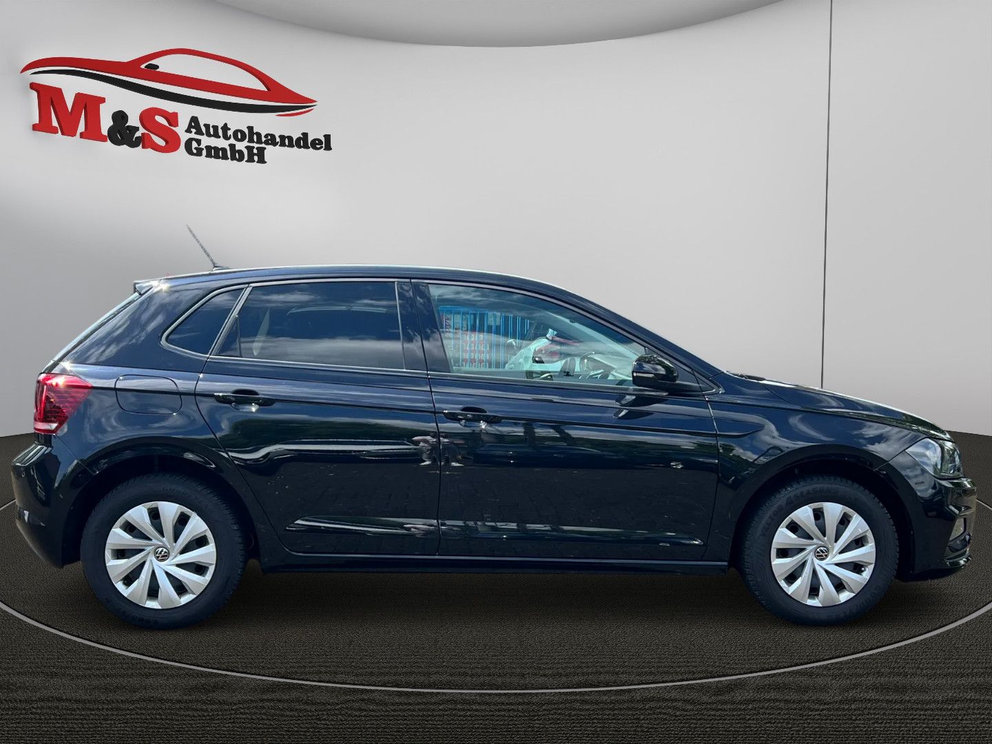 Volkswagen Polo VI Comfortline Aut. - Samsaru's Car Outlet