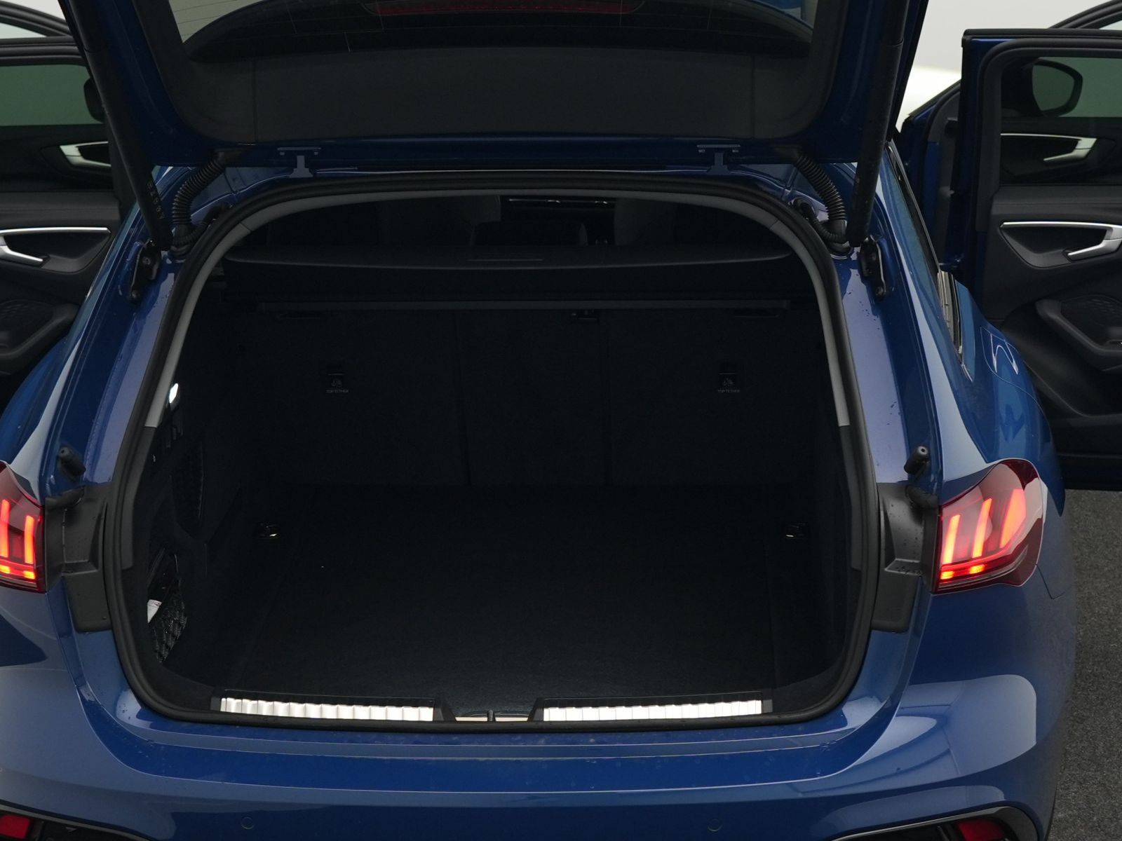 Audi A5 Avant TFSI qu. edition one S line*AHK*20''*