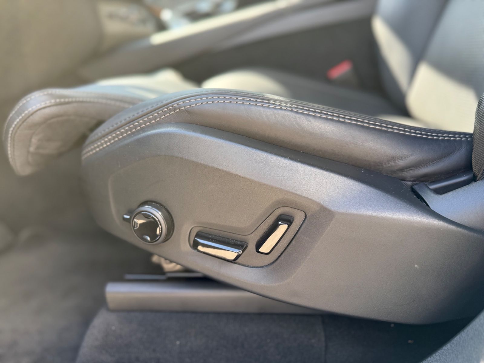 Volvo XC90 Ultra Dark T8 AWD/Pano/360°/HK/BLIS/AHK/HUD