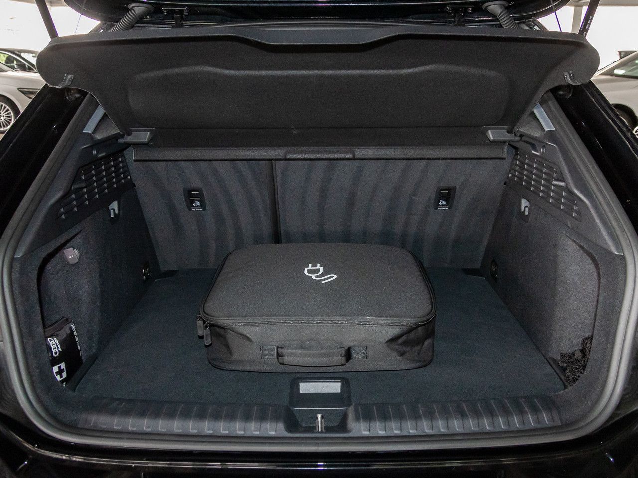 Audi A3 Sportback 40 TFSI e - Samsaru's Car Outlet