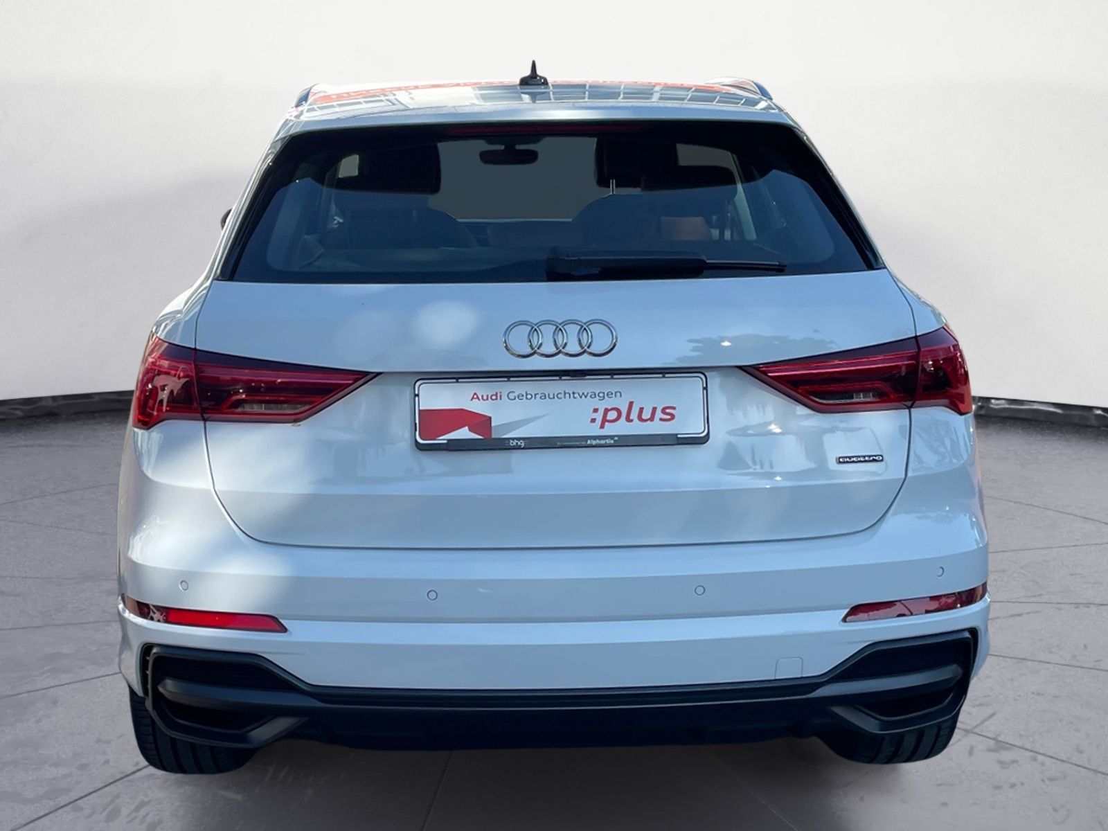 Audi Q3 40 TDI quattro S-line - Samsaru's Car Outlet