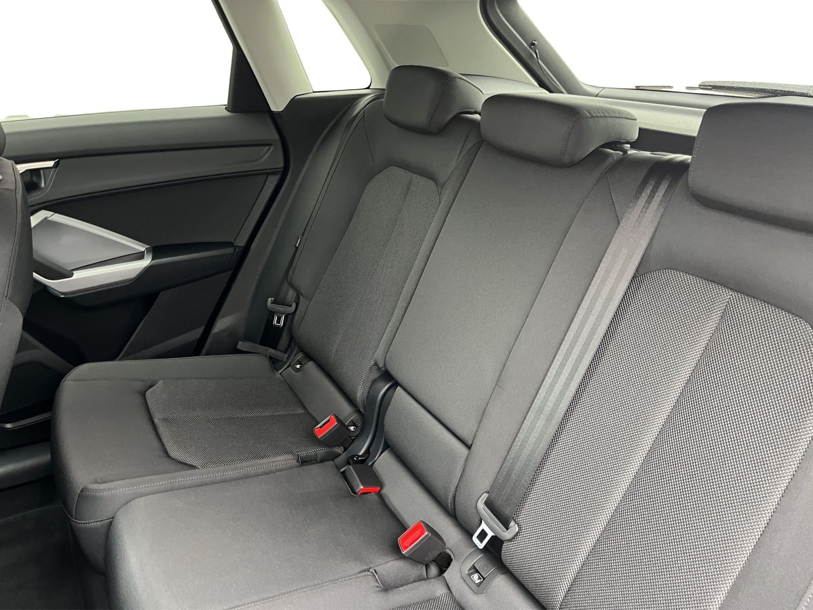 Audi Q3 40 TFSI quattro advanced - Samsaru's Car Outlet