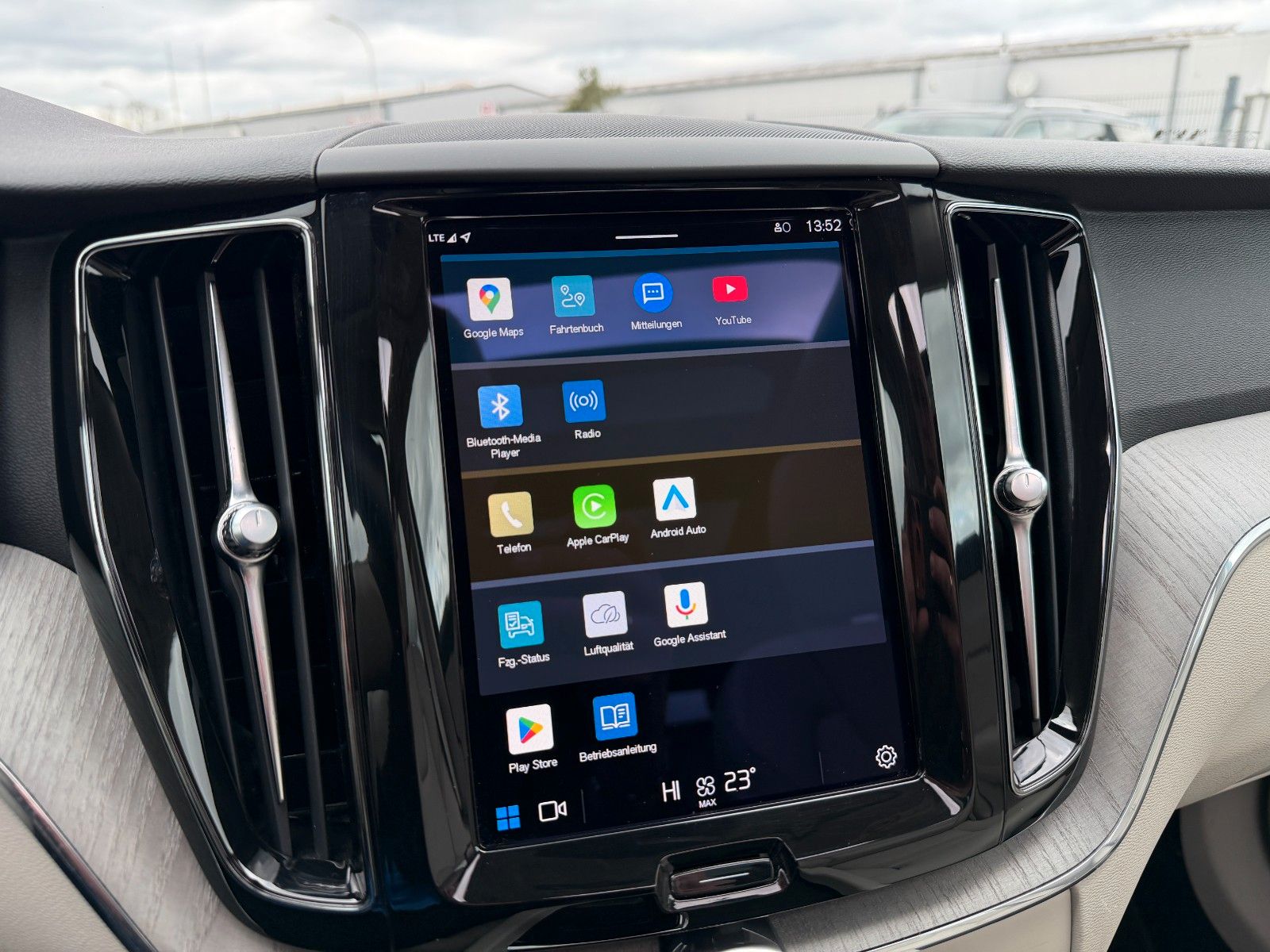 Volvo XC60 T6 253 +145 R-Design AWD Ultimate Dark*Pano