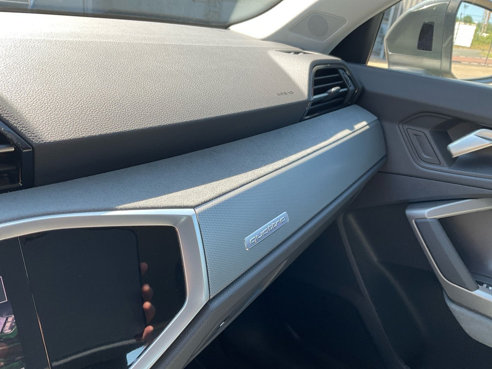 Audi Q3 40 TFSI advanced quattro - Samsaru's Car Outlet