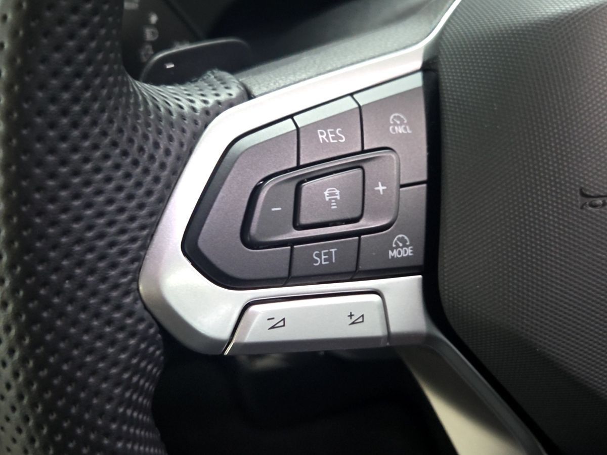 Volkswagen Tiguan R-Line 1.5  eHybrid OPF AHK|HUD|360°