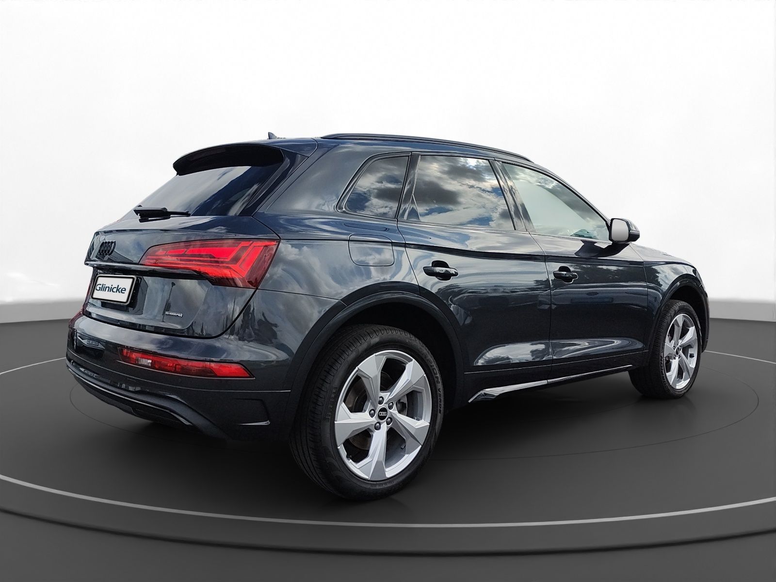 Audi Q5 40 TFSI quattro advanced - Samsaru's Car Outlet