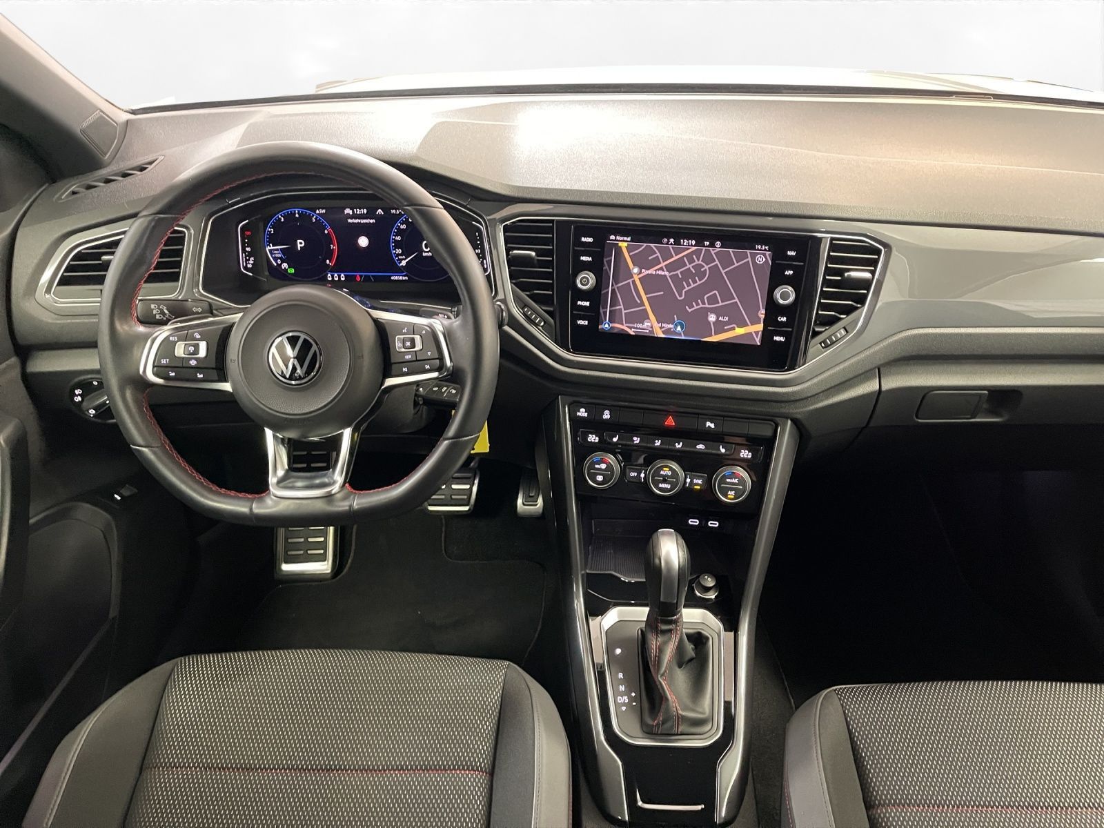 Volkswagen T-Roc 1.5 TSI Sport R-Line - Samsaru's Car Outlet