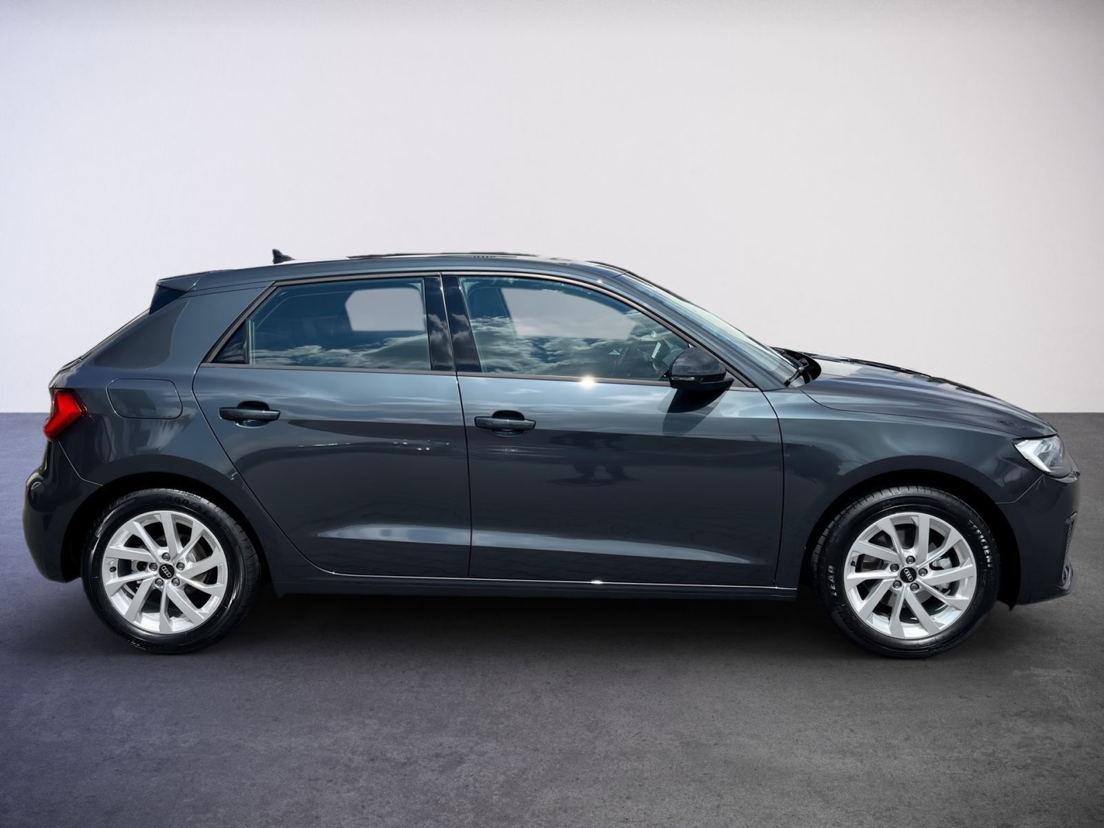 Audi A1 Sportback 30 TFSI ADVANCED - Samsaru's Car Outlet