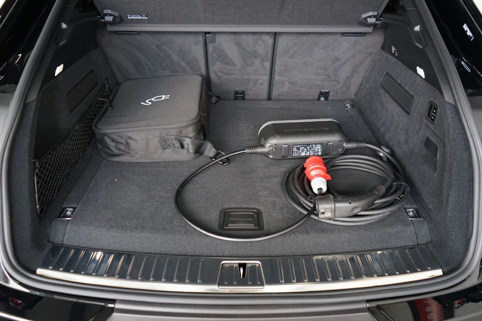 Porsche Cayenne Coupe E-Hybrid/P-Display/HeadUp/PDCC/MEG