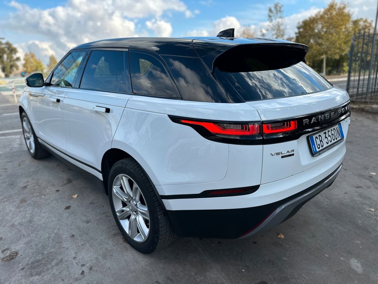Range Rover Velar 2.0 Si4 BENZINA - Samsaru's Car Outlet