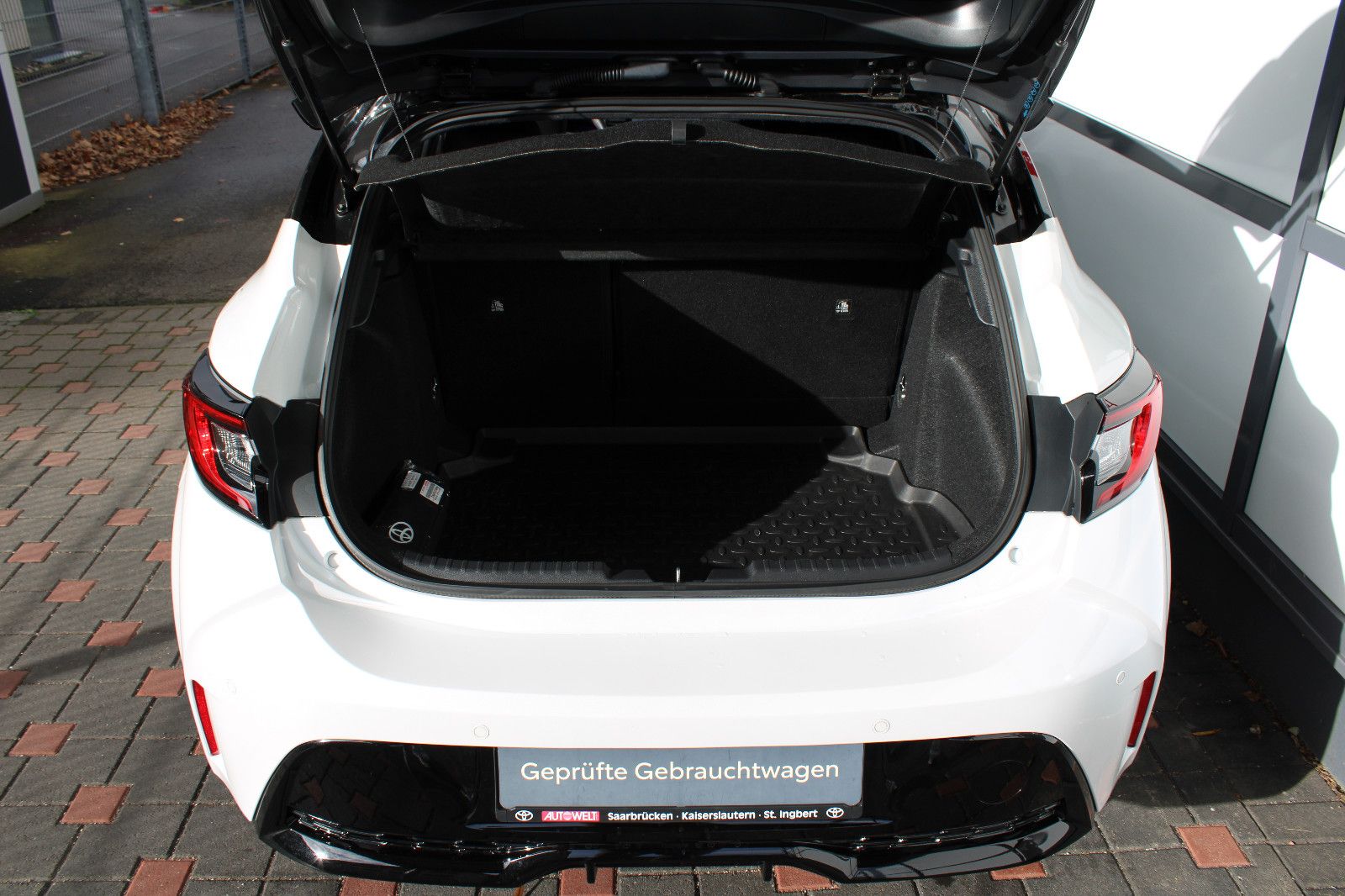 Toyota Corolla 1,8 Hybrid GR Sport, Navi