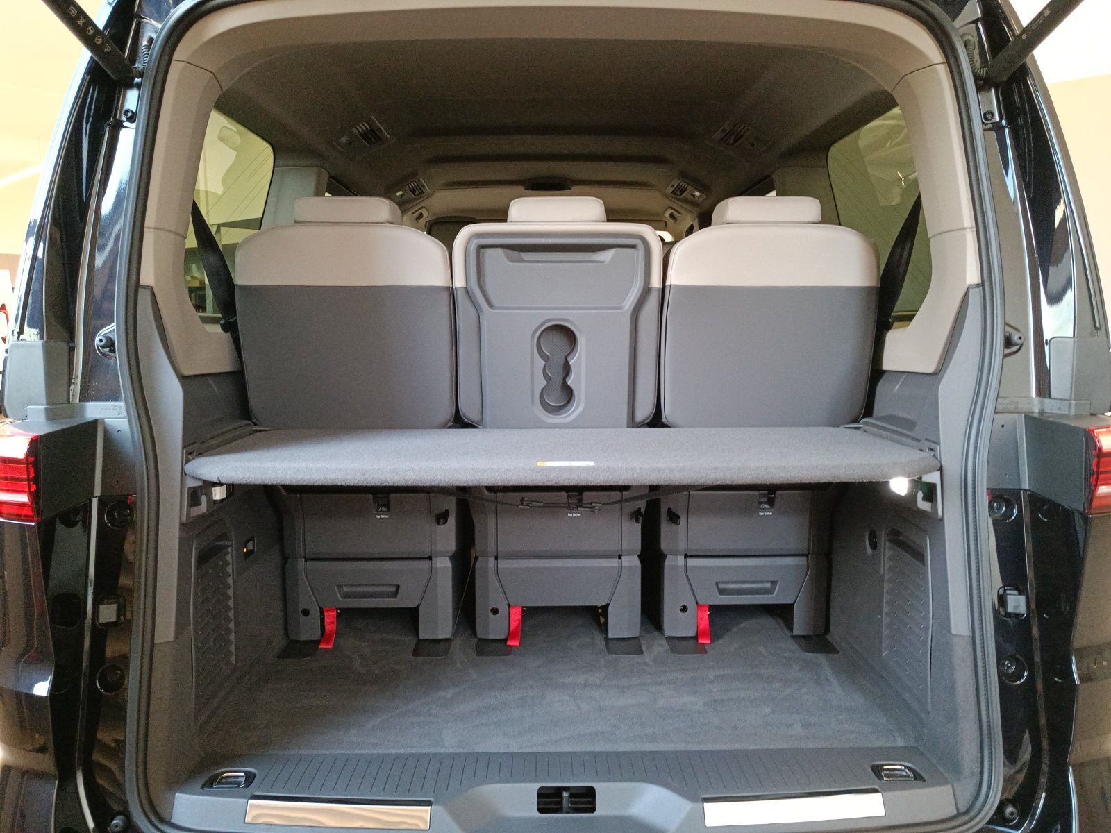 Volkswagen T7 Multivan 1.5 eHybrid Style lang DSG AHK*Leder