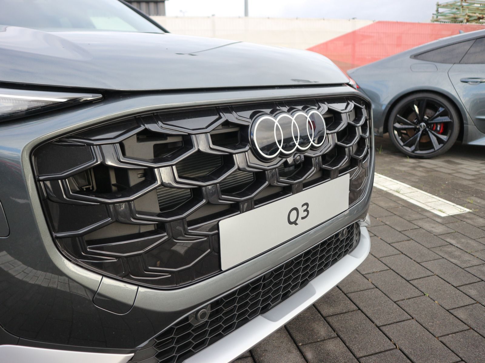 Audi Q3 SUV e-hybrid S tronic S line*TECH PLUS*ACC*
