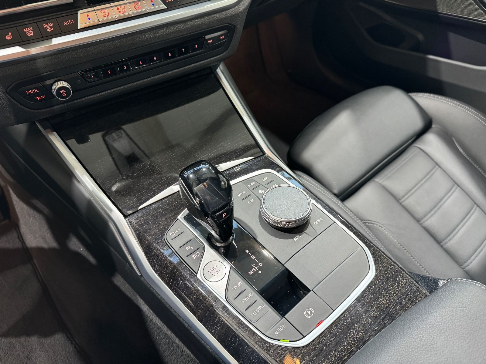 BMW 330 e Luxury Line Individual - Samsaru's Car Outlet