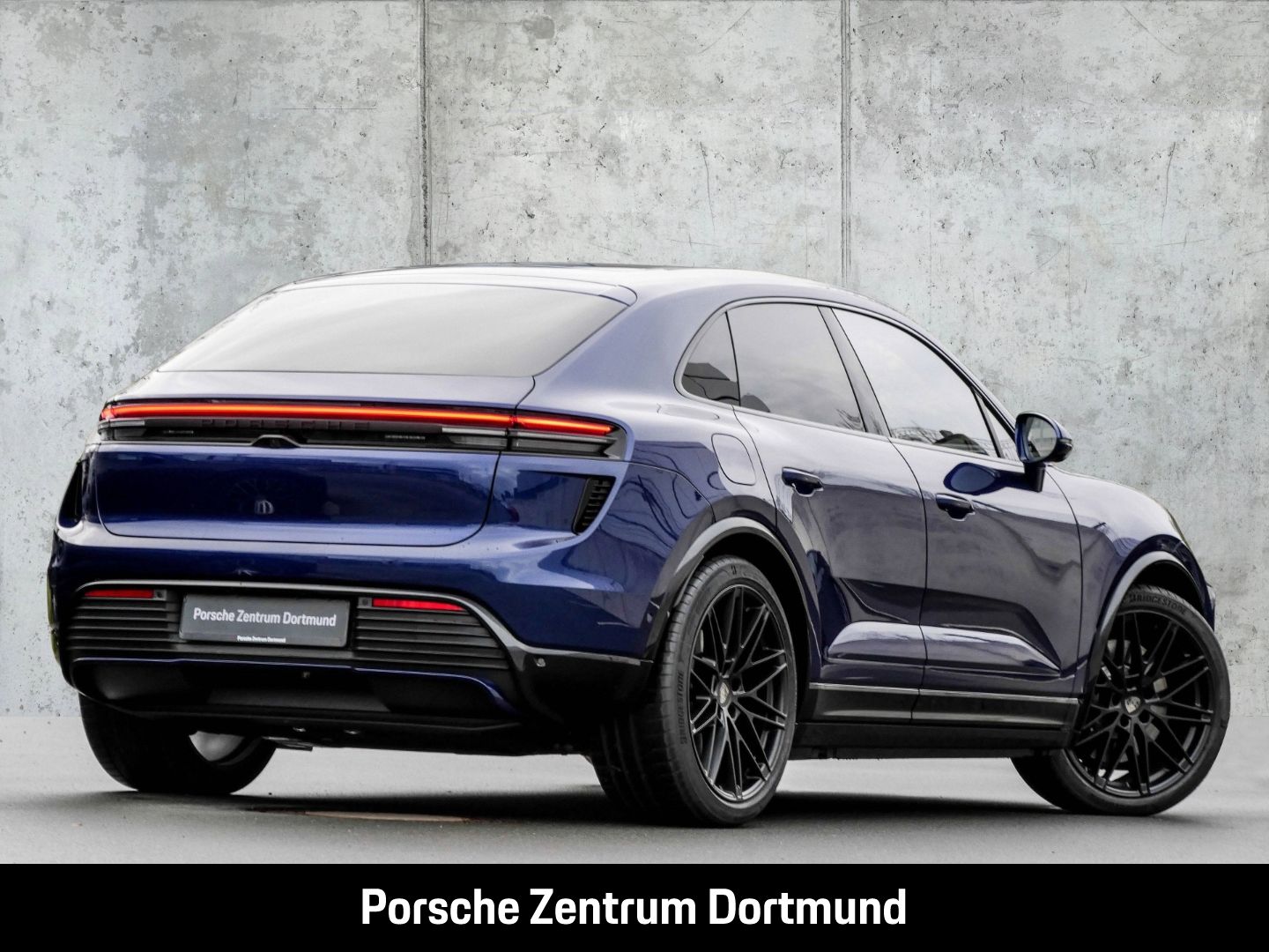 Porsche Macan Turbo BOSE Luftfederung Panorama InnoDrive