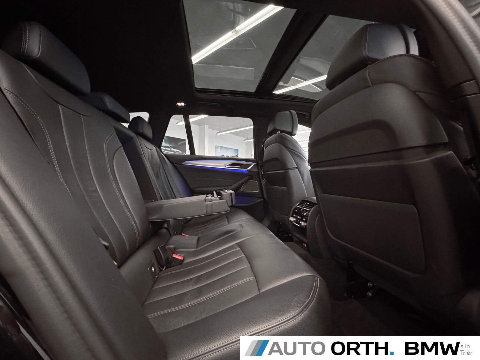 BMW 530d xDrive Touring PANO ST-HZG MASSAGE SITZLÜFT