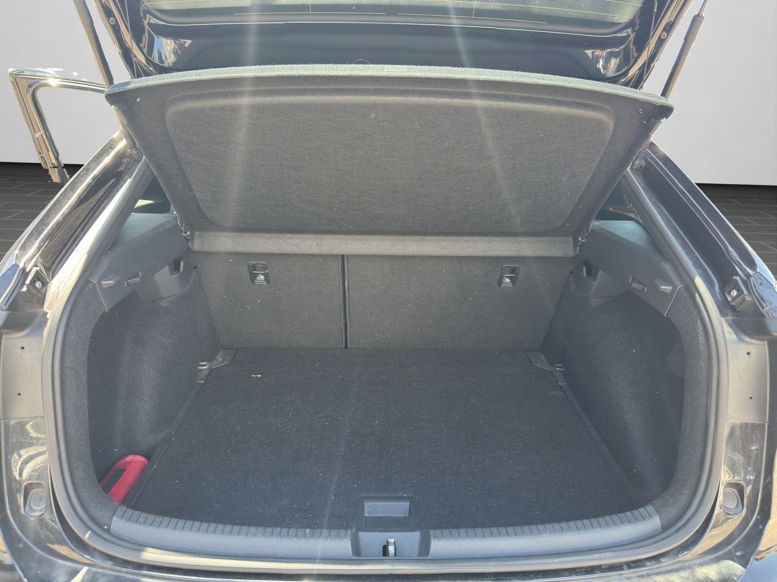 Volkswagen Taigo R-Line 1.5 TSI DSG - Samsaru's Car Outlet