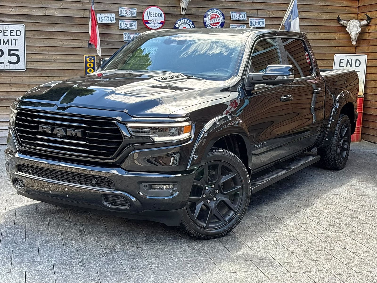 Dodge RAM 1500 Laramie Night Rambox 360° Alpine LPG