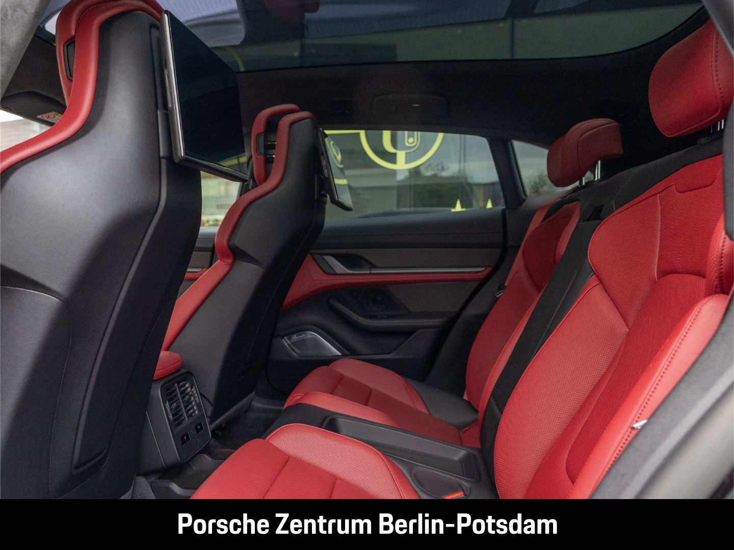 Porsche Taycan Turbo S Sport Turismo Burmester LED