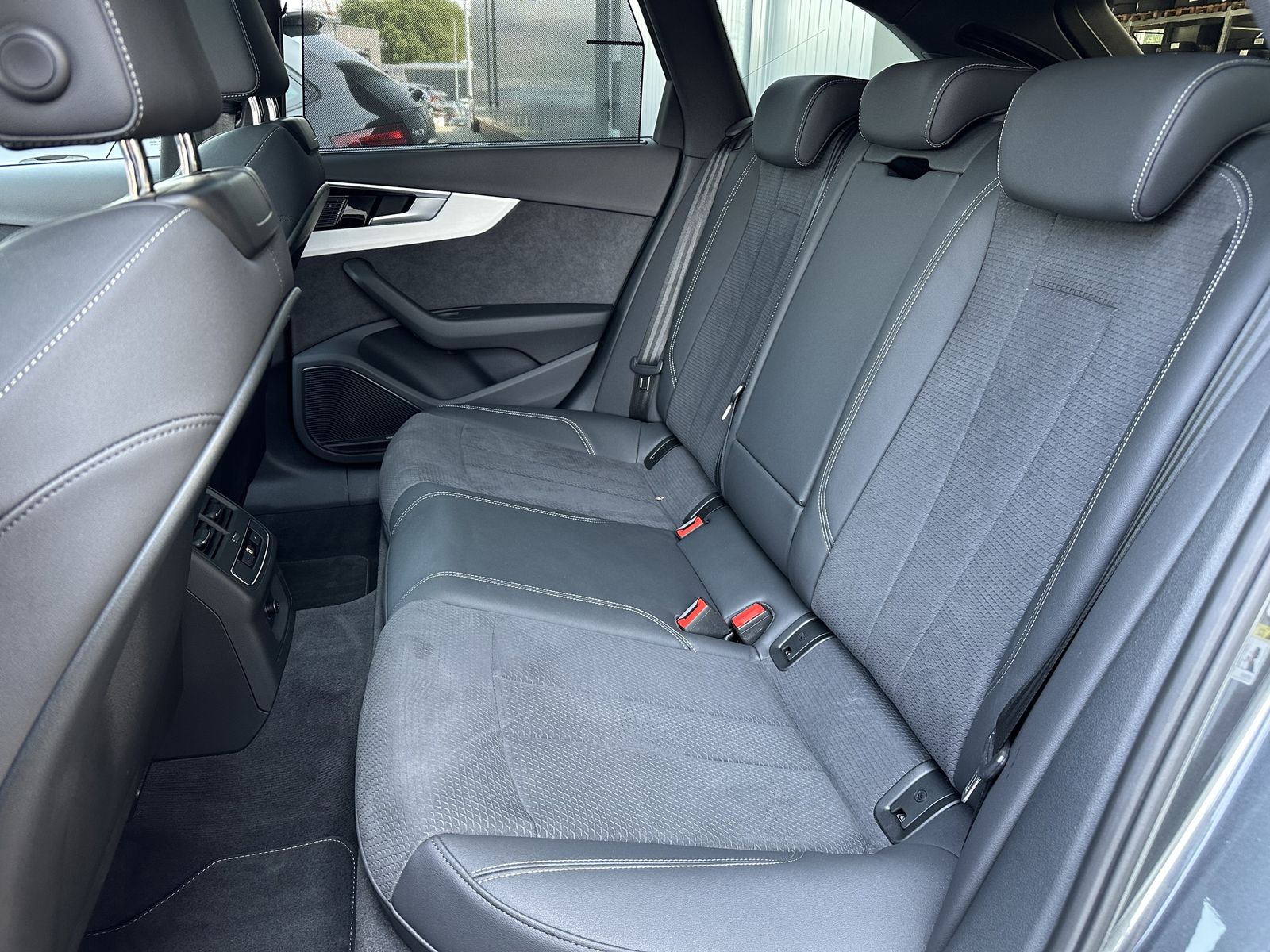 Audi A4 Avant 40 TDI S-Line - Samsaru's Car Outlet