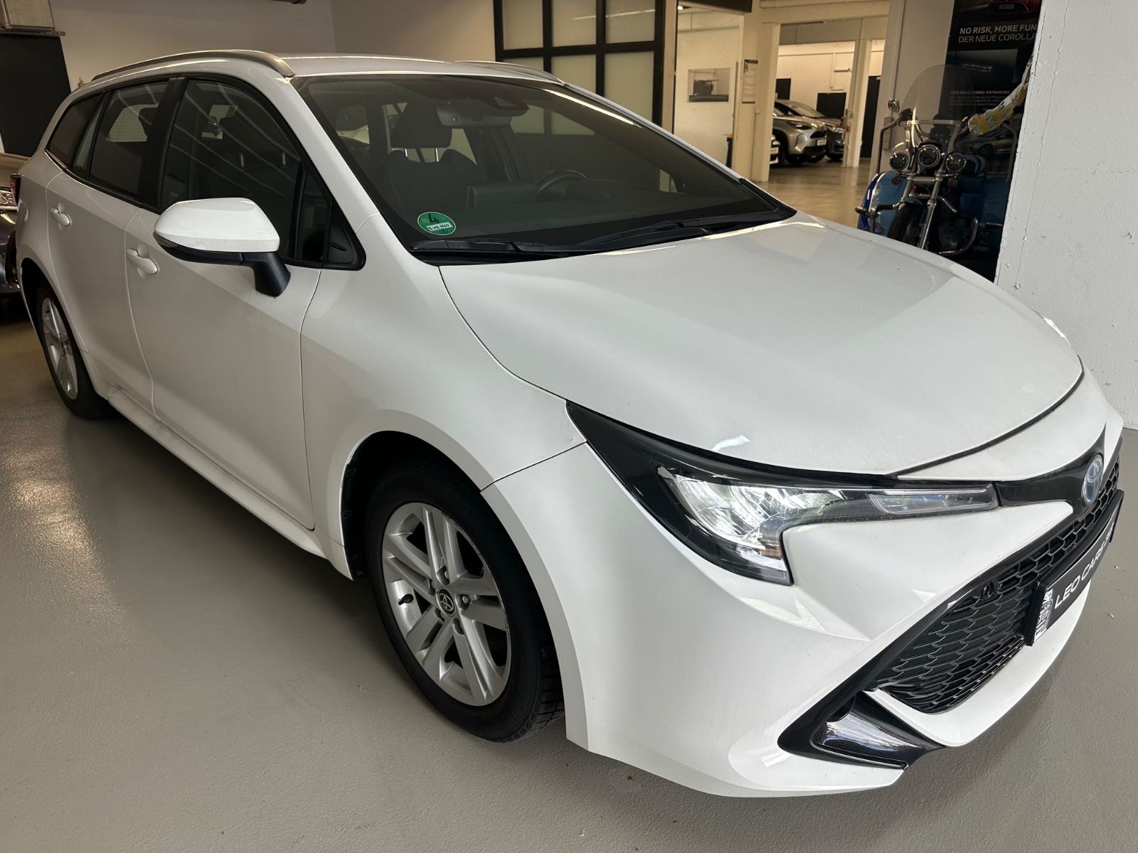 Toyota Corolla Touring Sports Hybrid Business Edition - Samsaru's Car Outlet