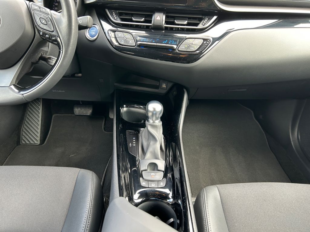 Toyota C-HR 2.0 Hybrid - Samsaru's Car Outlet