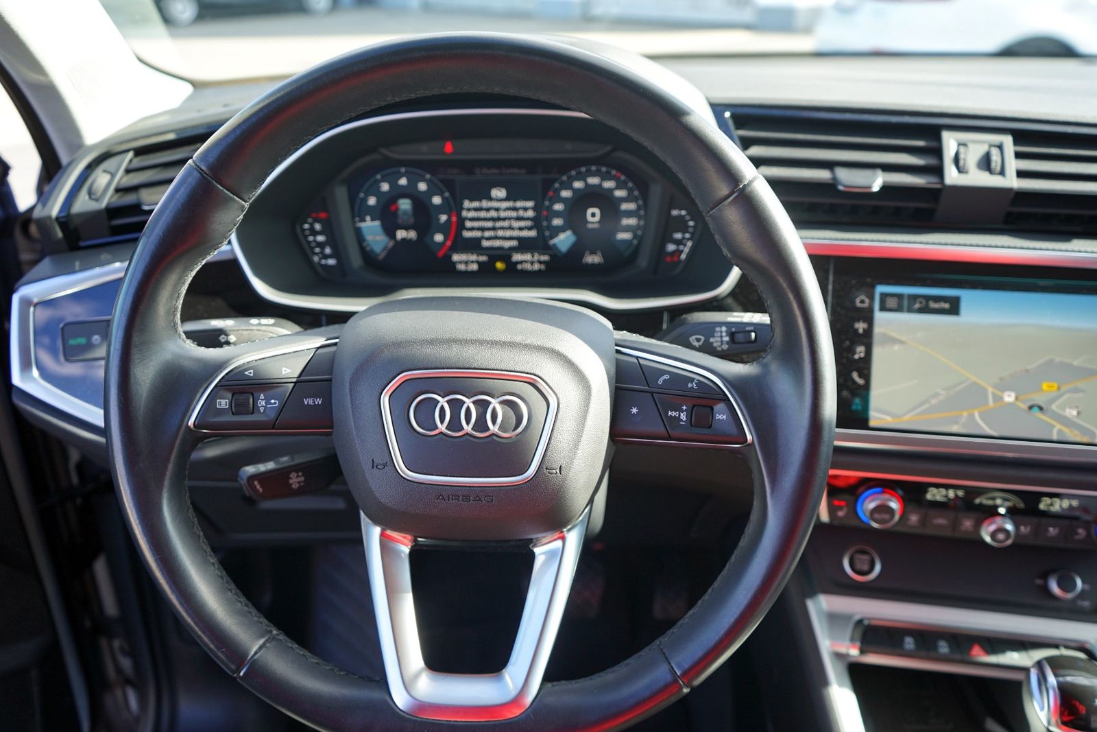 Audi Q3 40 TFSI qu. advanced - Samsaru's Car Outlet