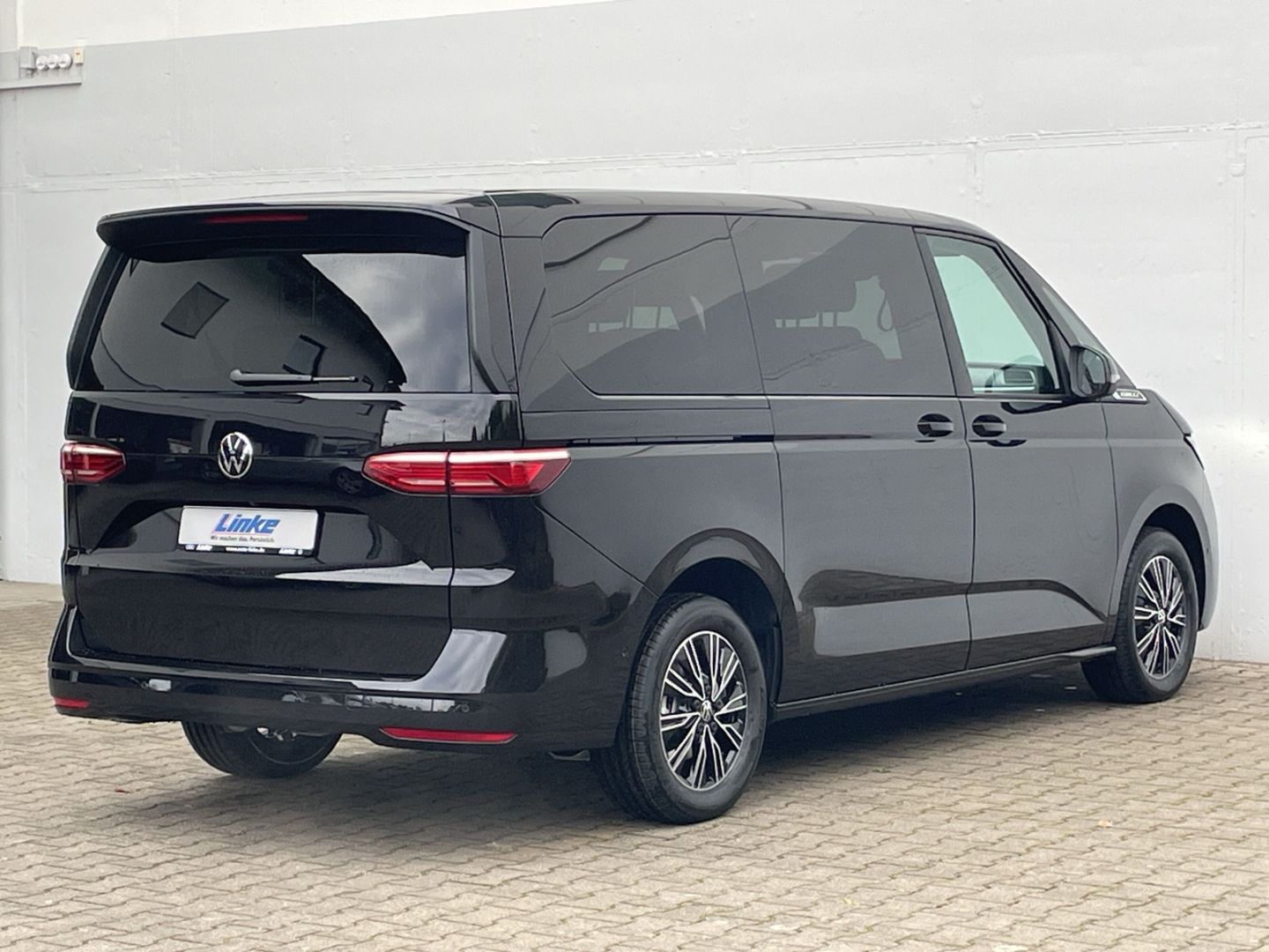 Volkswagen T7 Multivan - Samsaru's Car Outlet