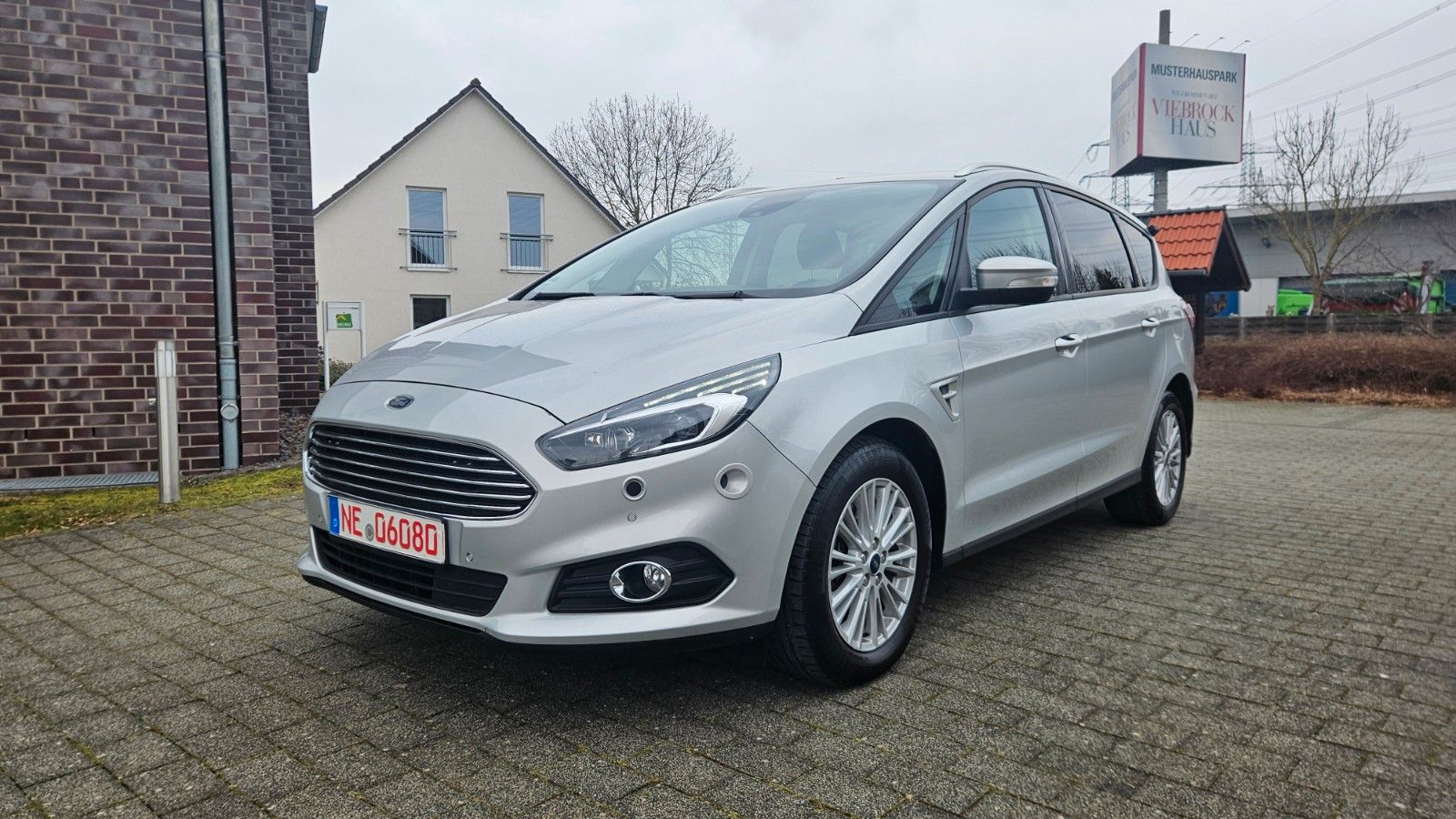 Ford S-Max S-MAX Trend - Samsaru's Car Outlet