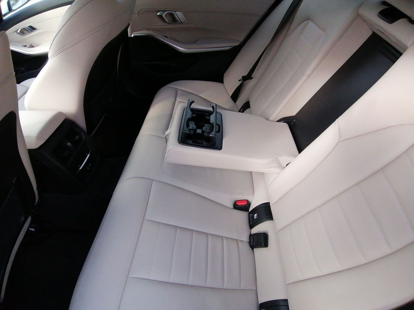 BMW 330 d M Sport - Samsaru's Car Outlet