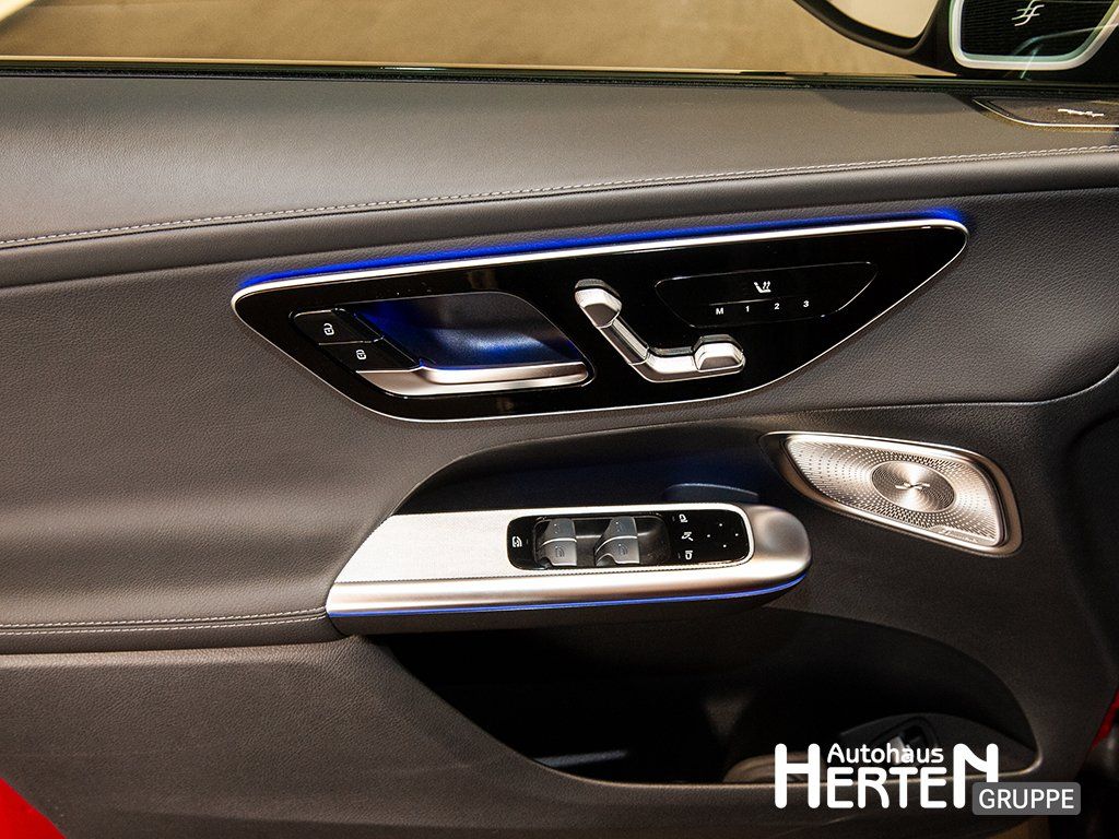 Mercedes-Benz GLC 300 de 4M+AMG+NIGHT+PANO+360°+AHK+AIRMATIC