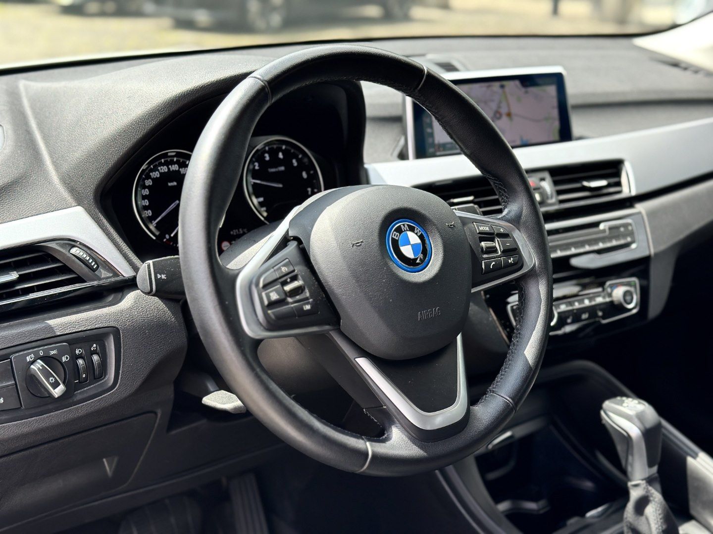 BMW X1 xDrive25e - Samsaru's Car Outlet