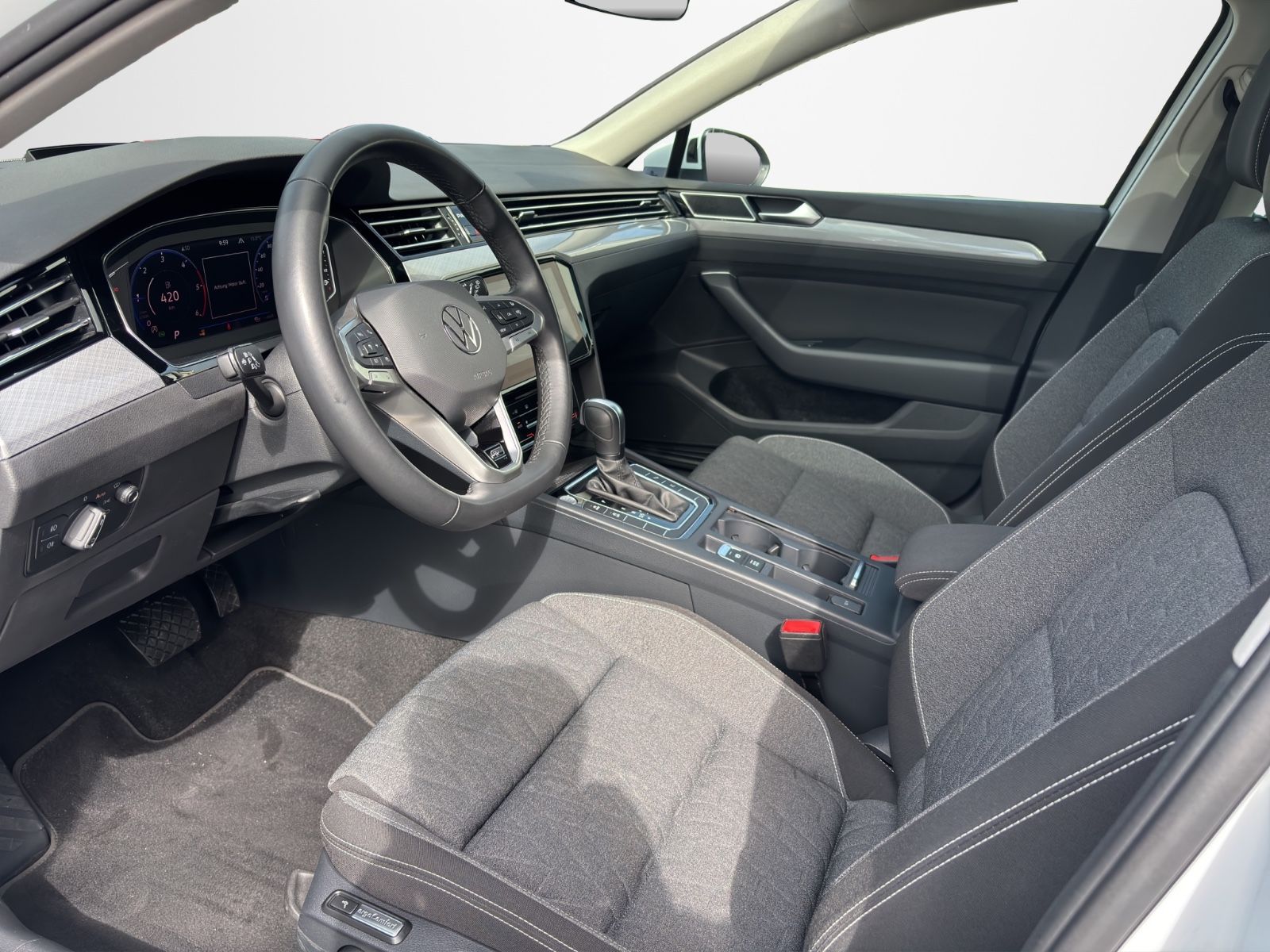 Volkswagen Passat Var. R Line - Samsaru's Car Outlet