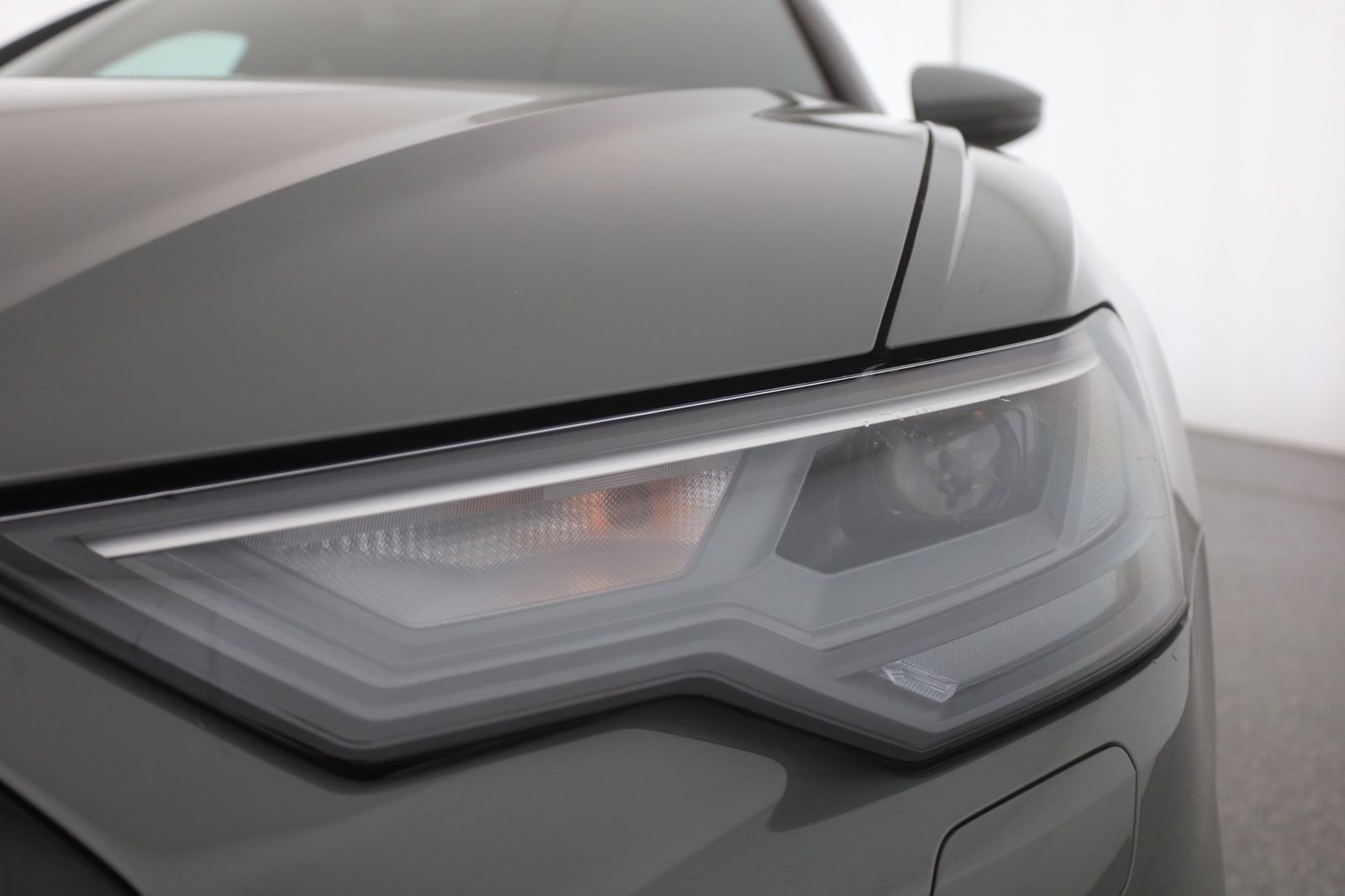Audi A6 Avant 45 TFSI S-line - Samsaru's Car Outlet