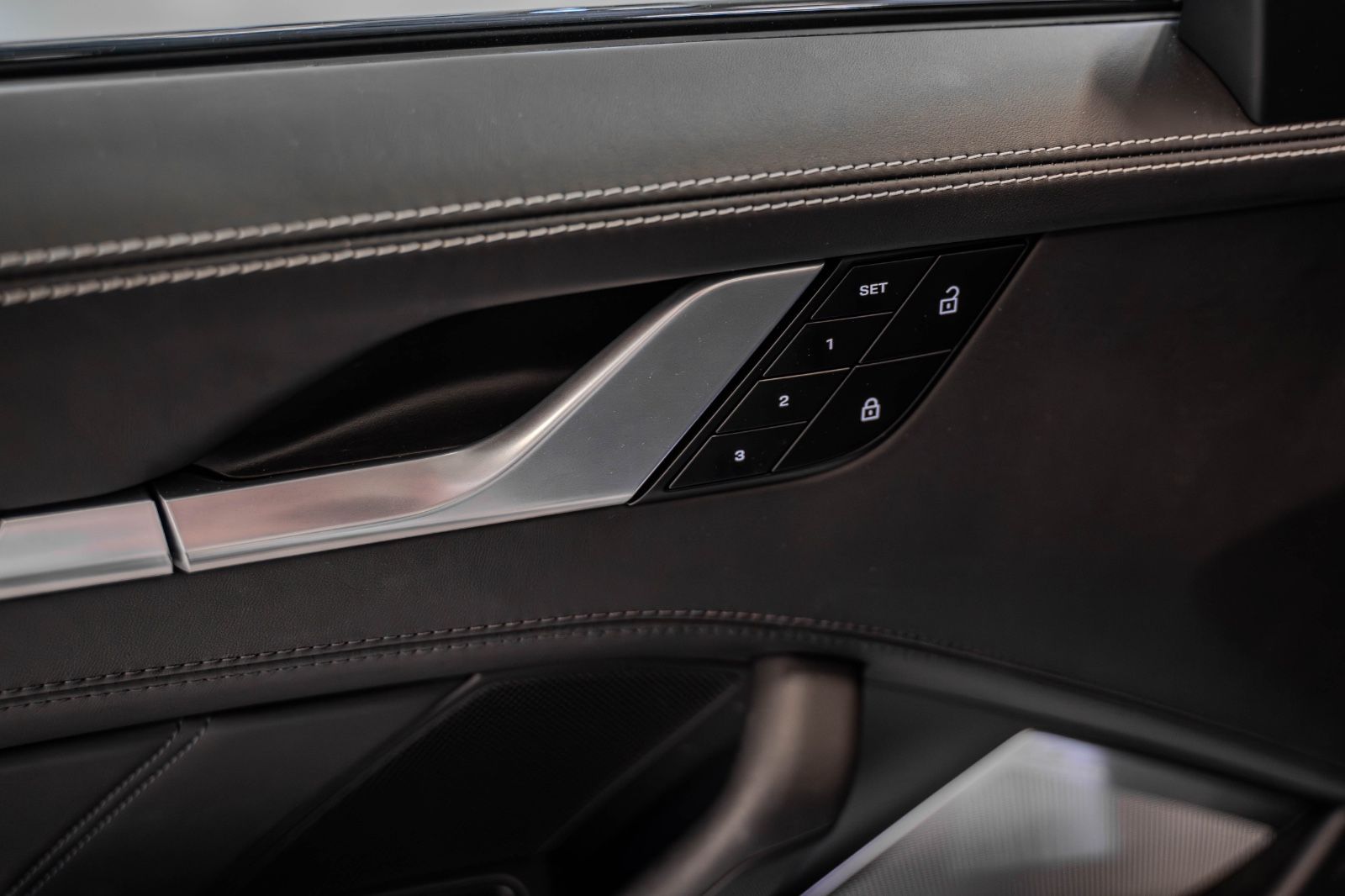 Porsche 911 Turbo S - Samsaru's Car Outlet