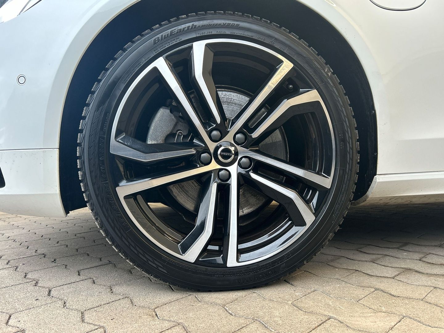 Volvo S90 Recharge T8 AWD Plus Dark 360°/AHK/Luftf./20