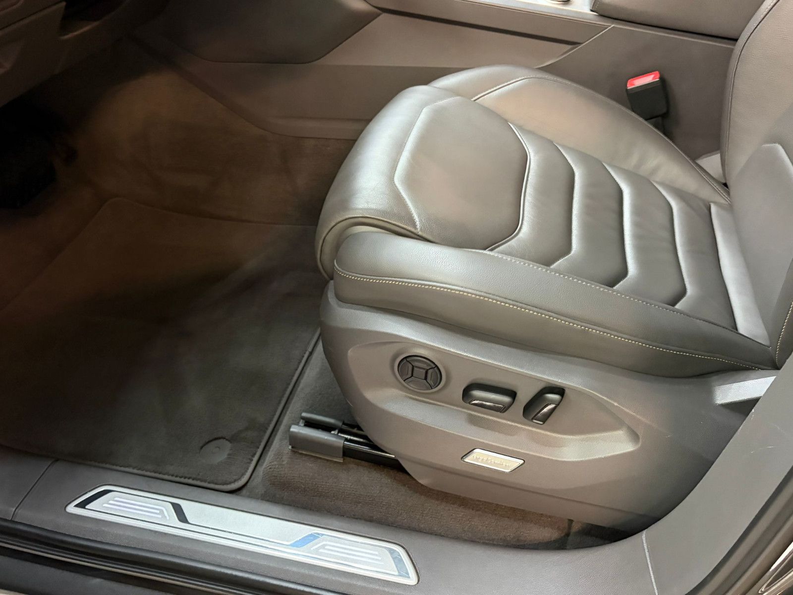 Volkswagen Touareg Atmosphere 4Motion virtual Memory AHK