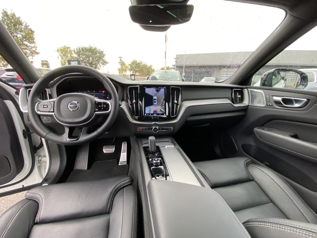 Volvo XC60 R-Design T6 AWD Recharge Plug-In Hybrid AWD