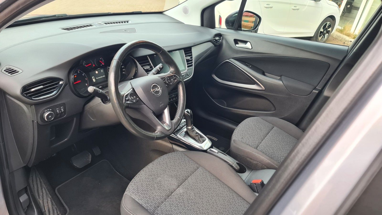 Opel Crossland 1.5D BUSINESS EDITION - Samsaru's Car Outlet